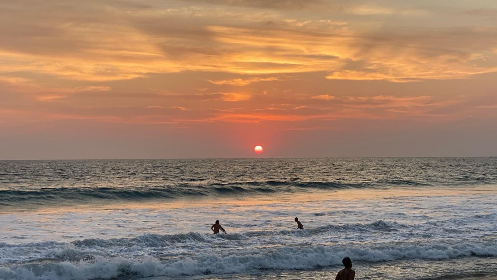 Oaxaca reporta 17 playas limpias y aptas para vacacionistas en Semana Santa