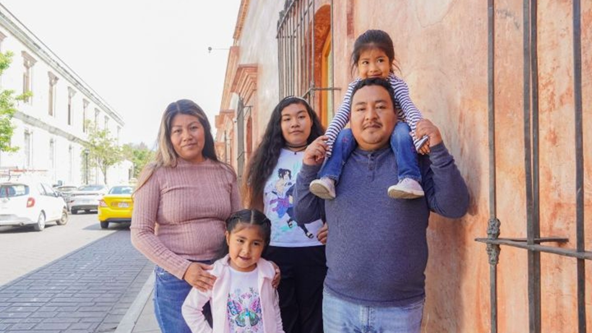 Oaxaca pide “regalar tiempo” en Navidad… mientras familias enfrentan estrés, consumo y jornadas laborales agotadoras