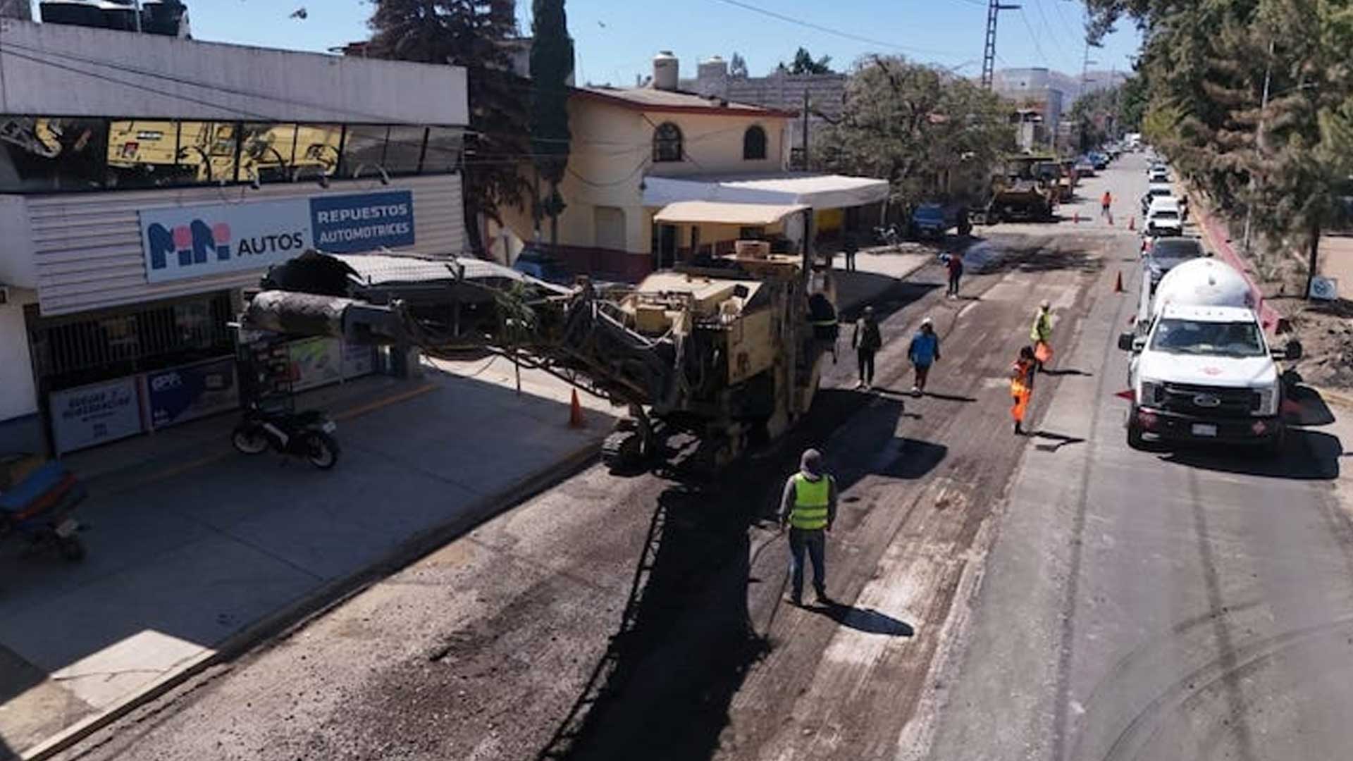 Oaxaca: Avanzan trabajos de reencarpetamiento de calles y avenidas de Zona Metropolitana
