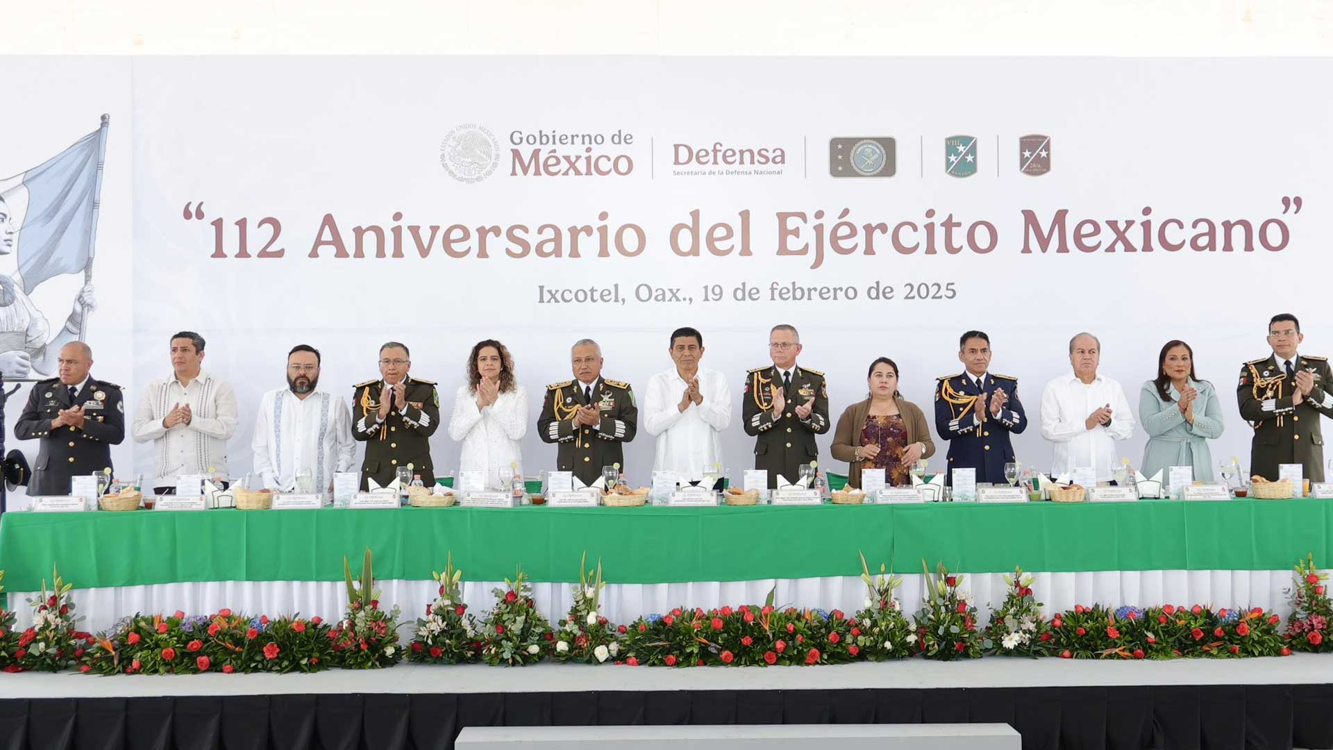 Gobernador de Oaxaca y presidenta del PJEO, presentes en la ceremonia conmemorativa del 112 Aniversario del Ejército Mexicano