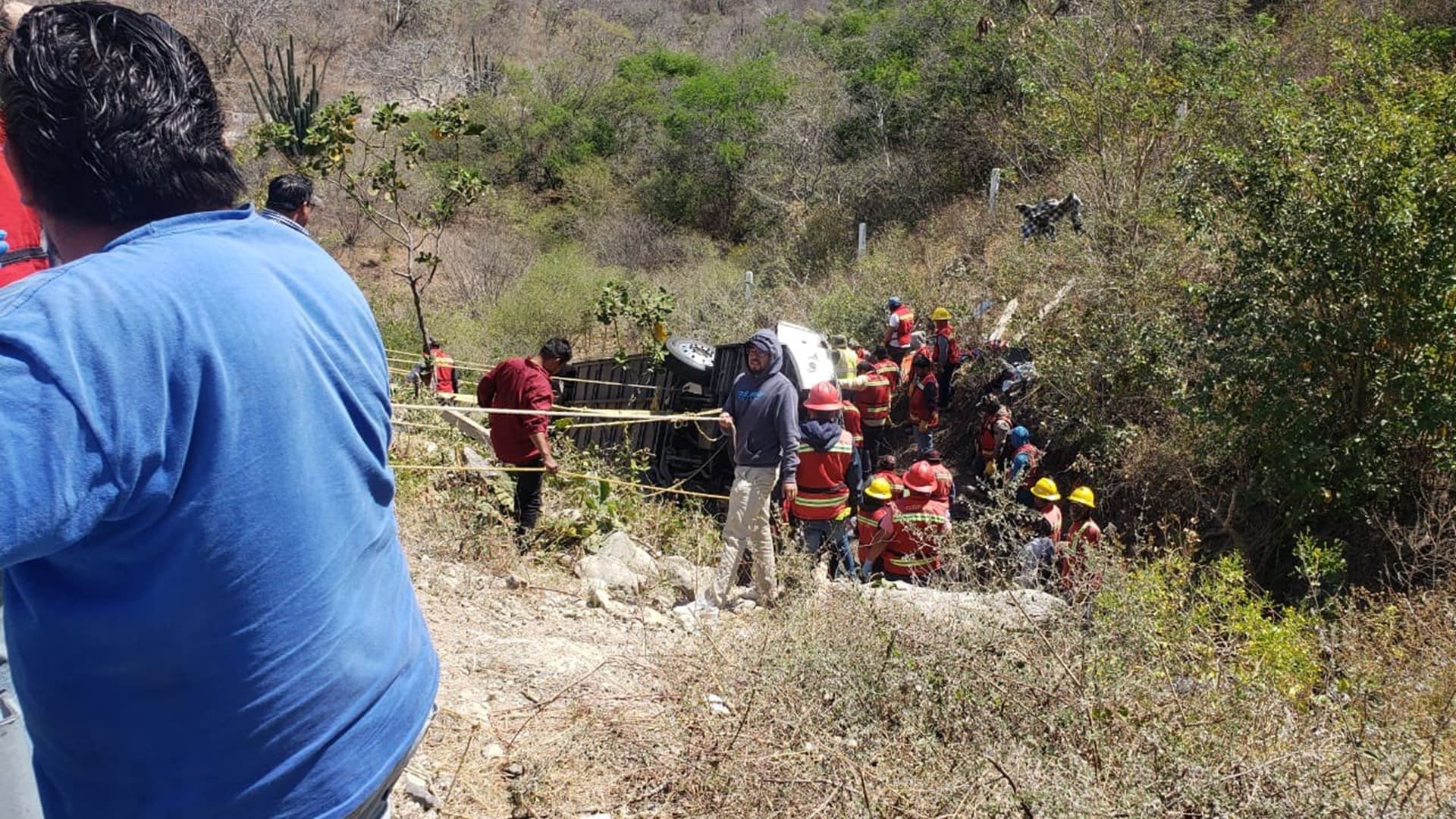 Se eleva saldo de trágica volcadura en Oaxaca: 19 fallecidos y 24 lesionados