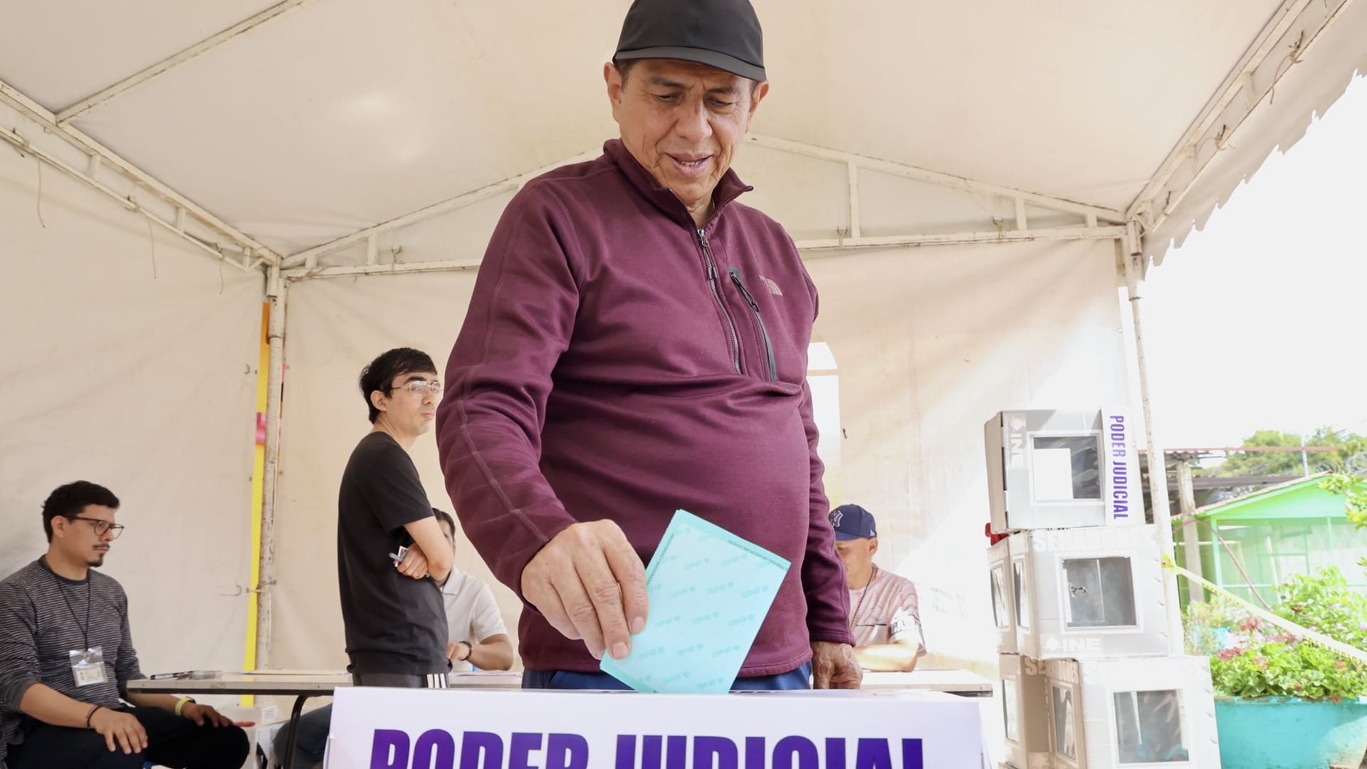 Elección judicial 2025: Jara Cruz emitió su voto en el inédito ejercicio Elección judicial 2025: Jara Cruz emitió su voto en el inédito ejercicio