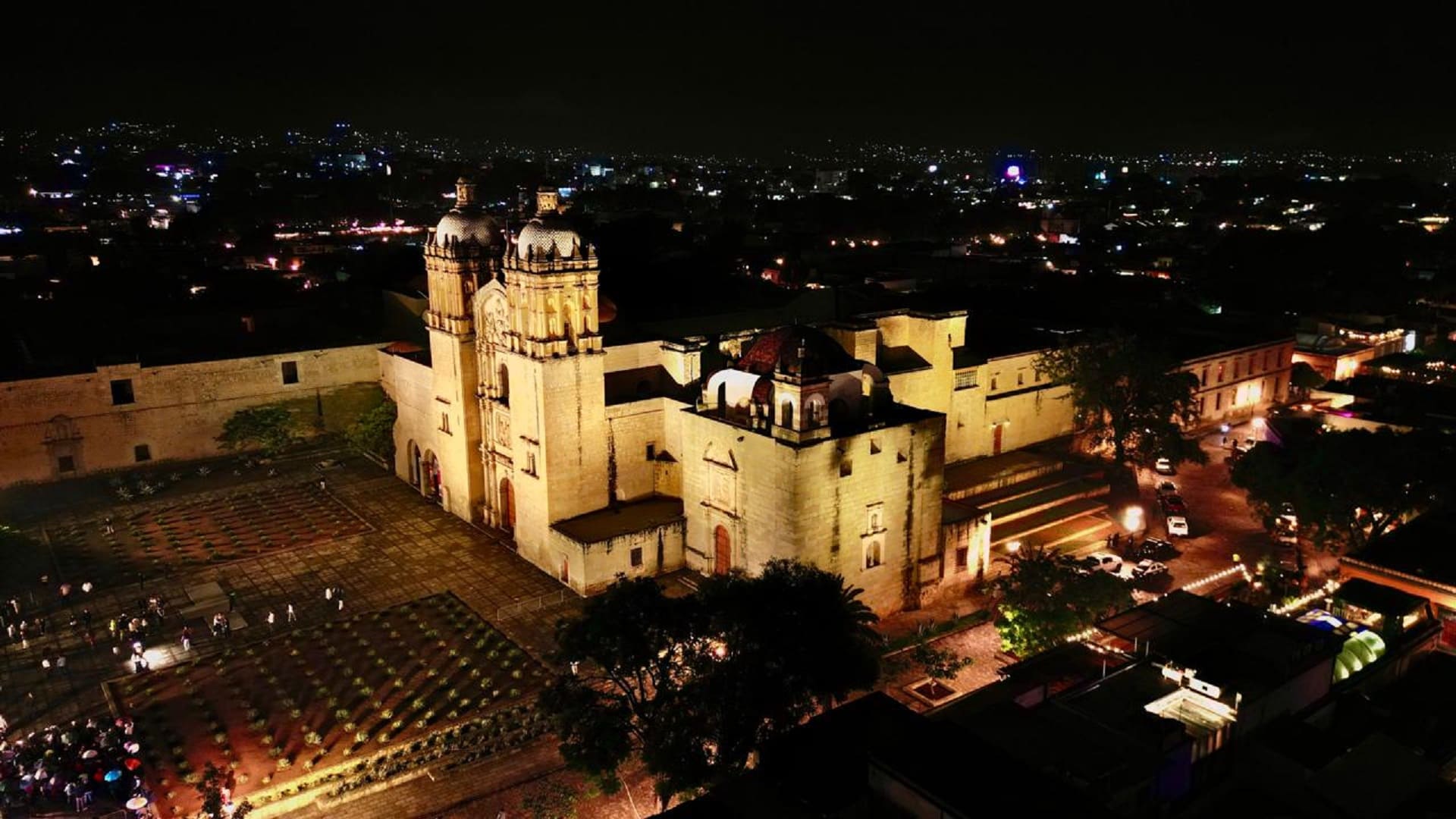 Iberdrola ilumina el exconvento de Santo Domingo de Guzmán