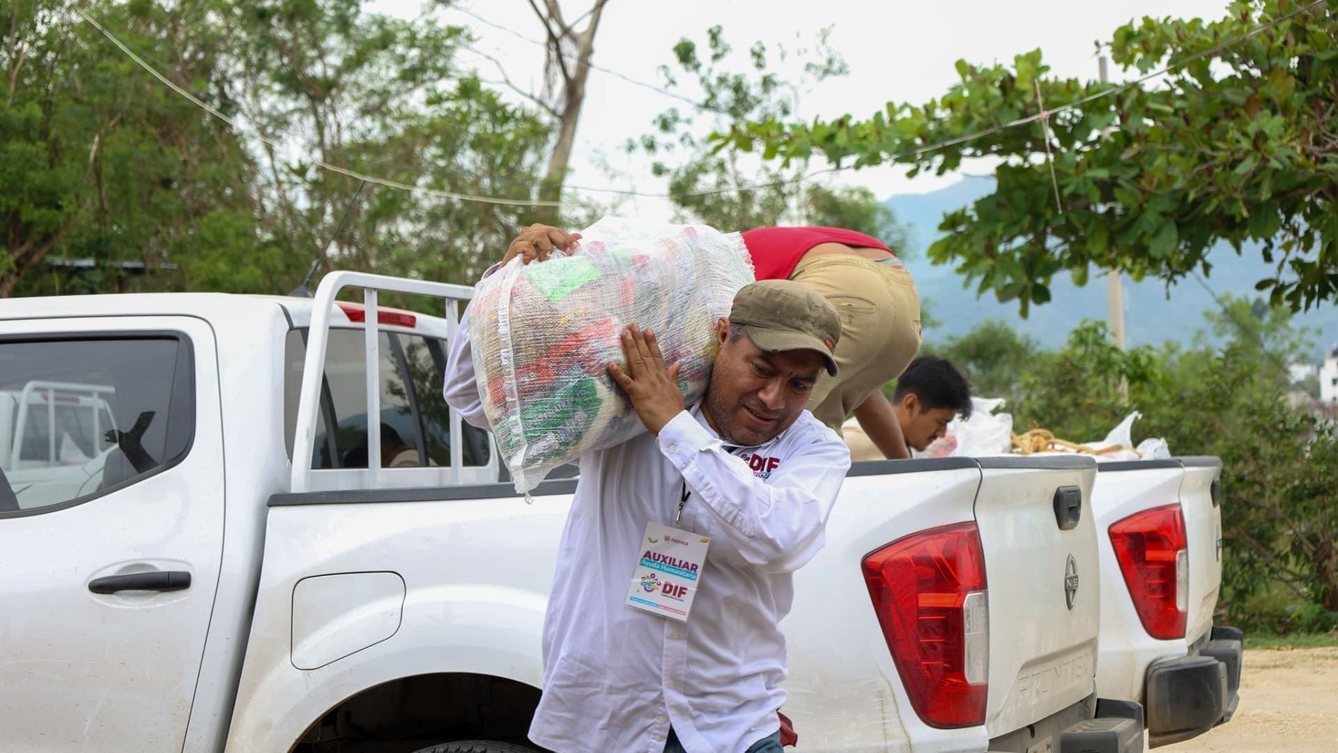 Informa DIF entrega de 23 mil 580 canastas alimentarias en Costa, Istmo y Sierra Sur