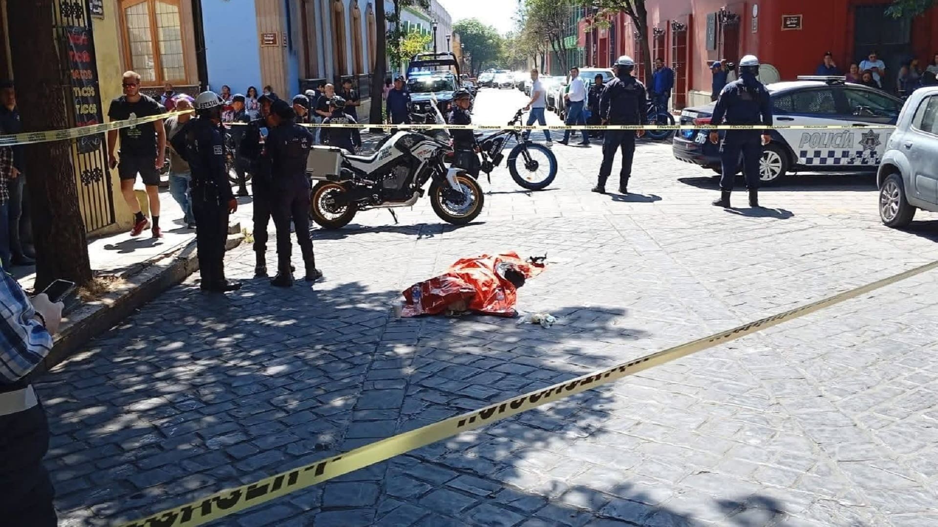 En Oaxaca muere ciudadana estadunidense al ser atropellada por pipa