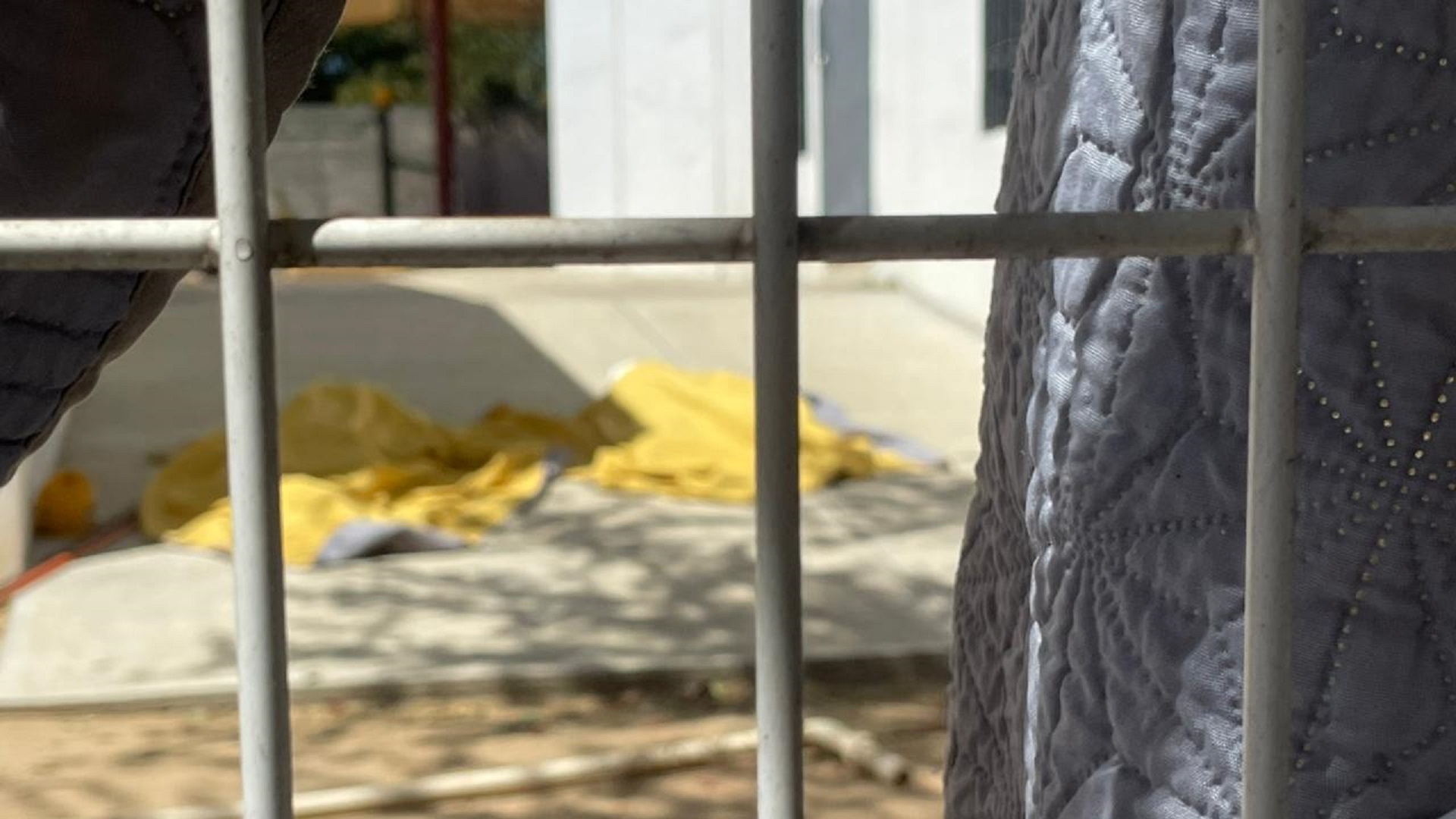 Mueren dos niñas haitianas al caer a fosa séptica en “Casa Pato”, refugio temporal del DIF de Oaxaca Mueren dos niñas haitianas al caer a fosa séptica en “Casa Pato”, refugio temporal del DIF de Oaxaca