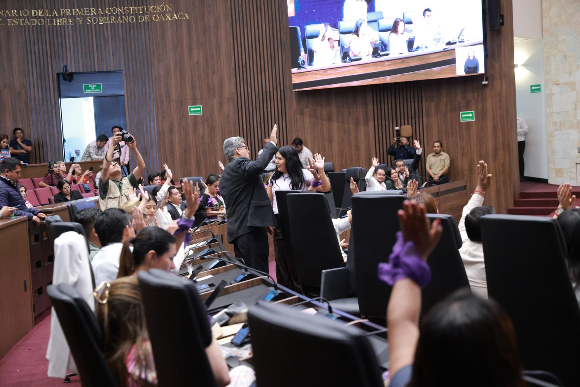 Cada diputado le cuesta a los oaxaqueños más de 11 millones de pesos anuales