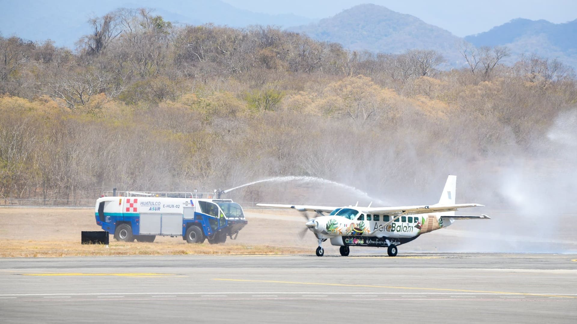 Salomón Jara inaugura vuelo Tuxtla-Huatulco: “un vuelo es oportunidad de inversión, empleo y crecimiento”