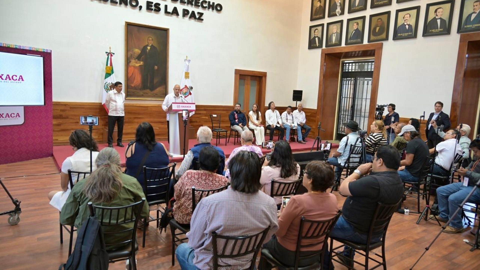 Oaxaca recibirá más de 13 mil mdp en 2026 para carreteras, aeropuerto y obras estratégicas