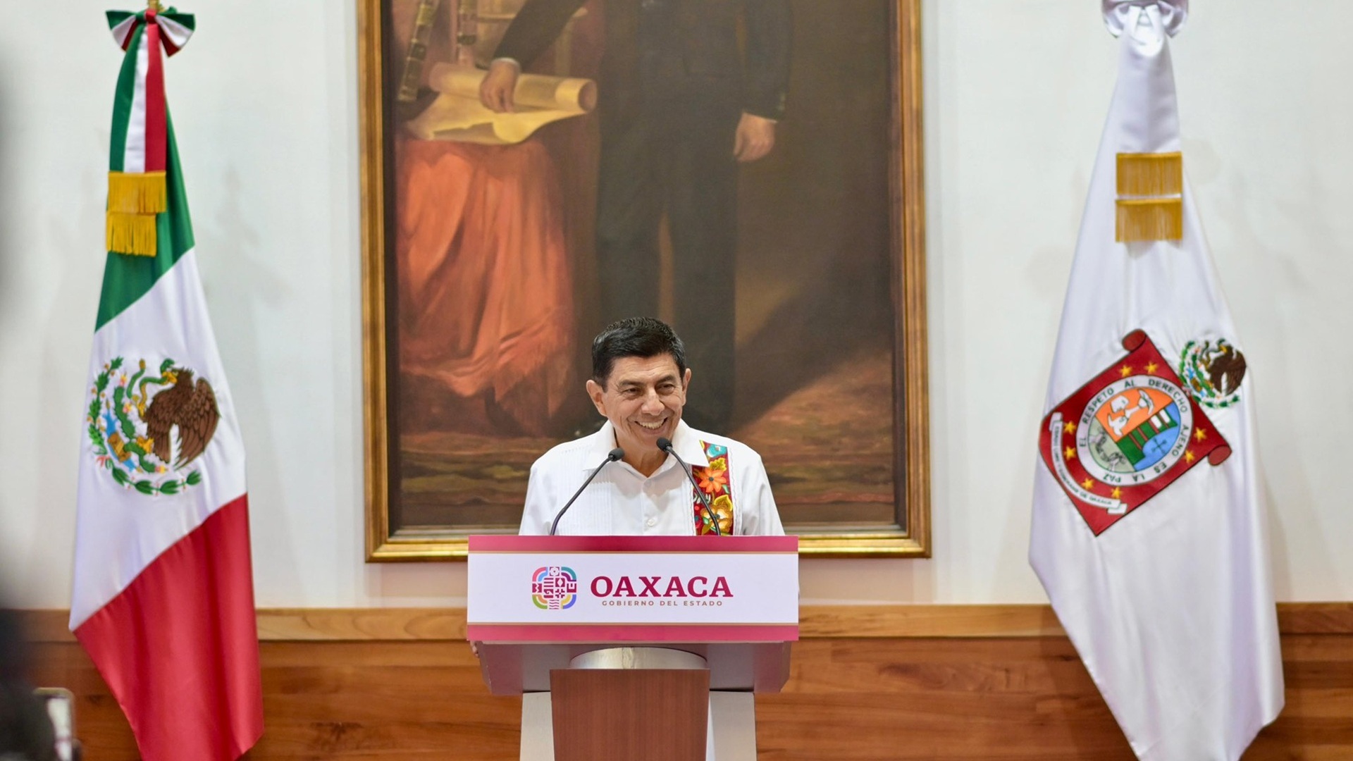 Democracia no es privilegio de unos cuantos; es instrumento al servicio de la gente: Salomón Jara Democracia no es privilegio de unos cuantos; es instrumento al servicio de la gente: Salomón Jara