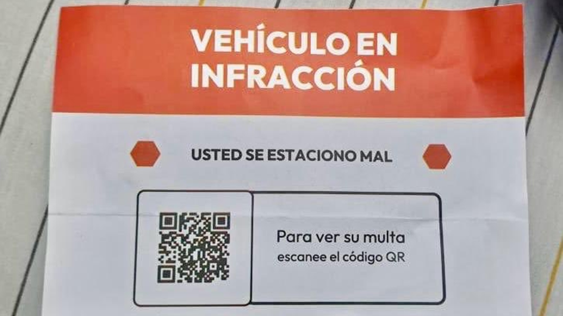 Alertan por nueva estafa en Oaxaca: dejan falsas multas con códigos QR para robar datos de celulares Alertan por nueva estafa en Oaxaca: dejan falsas multas con códigos QR para robar datos de celulares