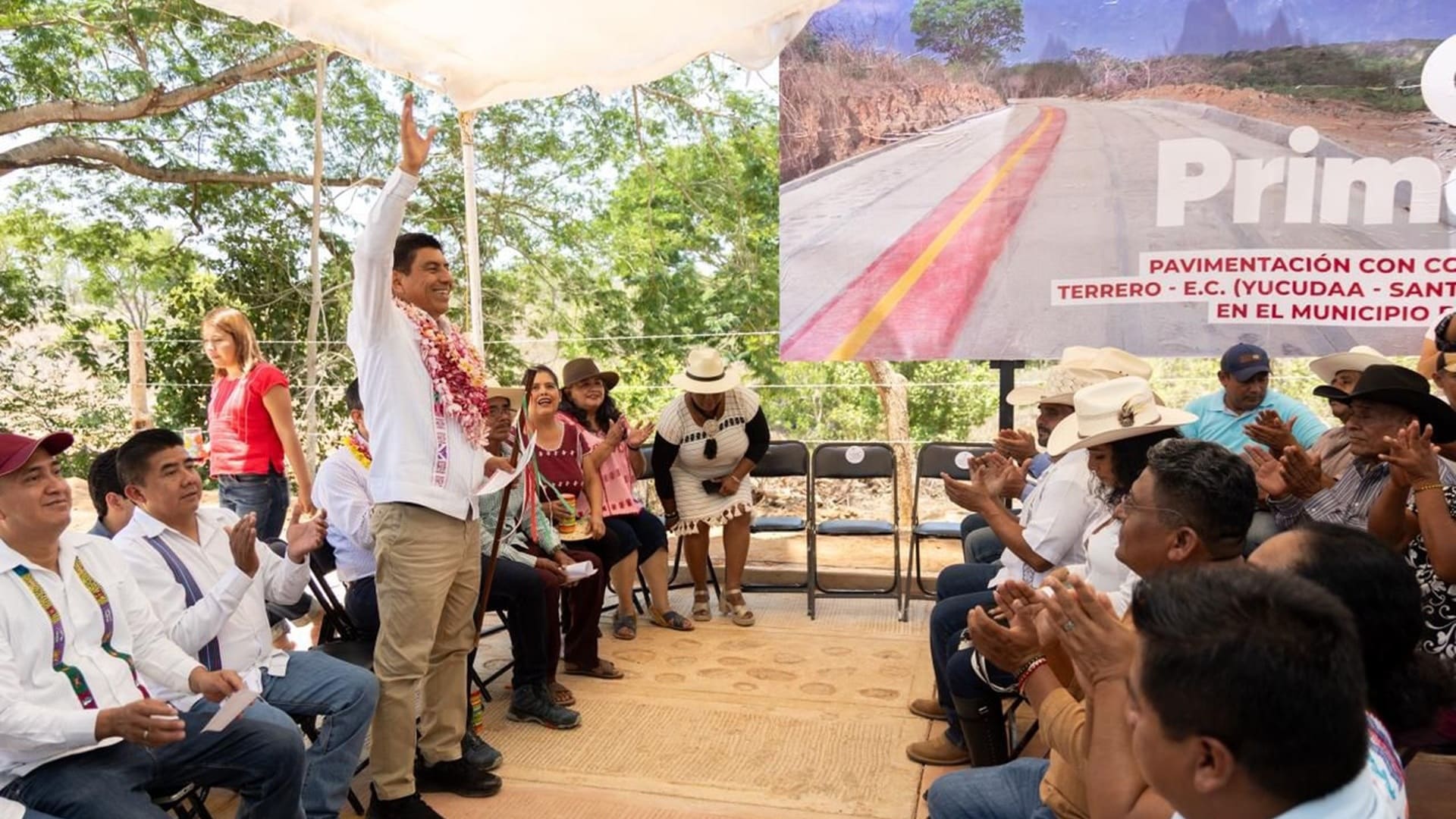 Obras en la Costa de Oaxaca: Salomón Jara inaugura carreteras mientras persisten rezagos históricos en infraestructura