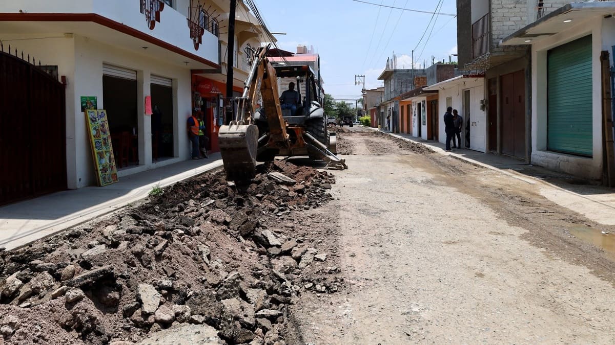 Miahuatlán: 53 obras por administración directa y millones en rentas y materiales Miahuatlán: 53 obras por administración directa y millones en rentas y materiales
