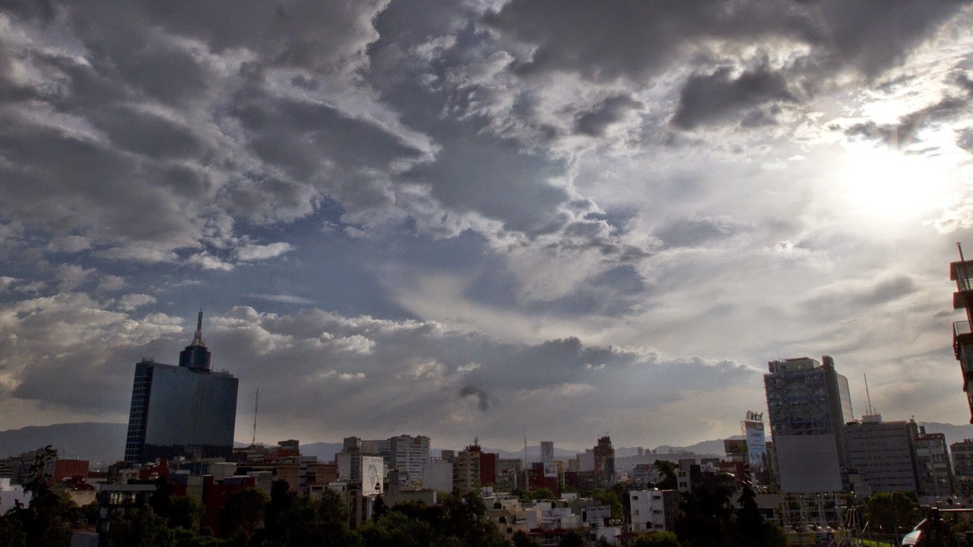 Activan alerta por 4 días de lluvias intensas en CDMX: prevén granizo, tormentas eléctricas y fuertes vientos
