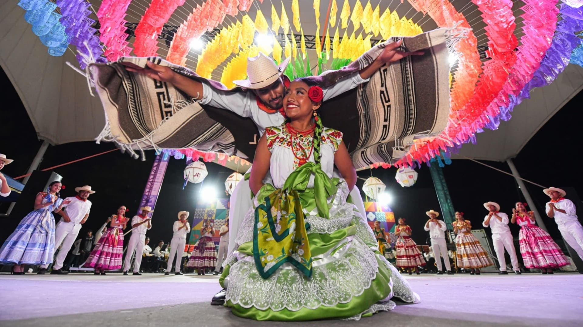 Oaxaca desborda colorido en la Feria Nayarit 2025