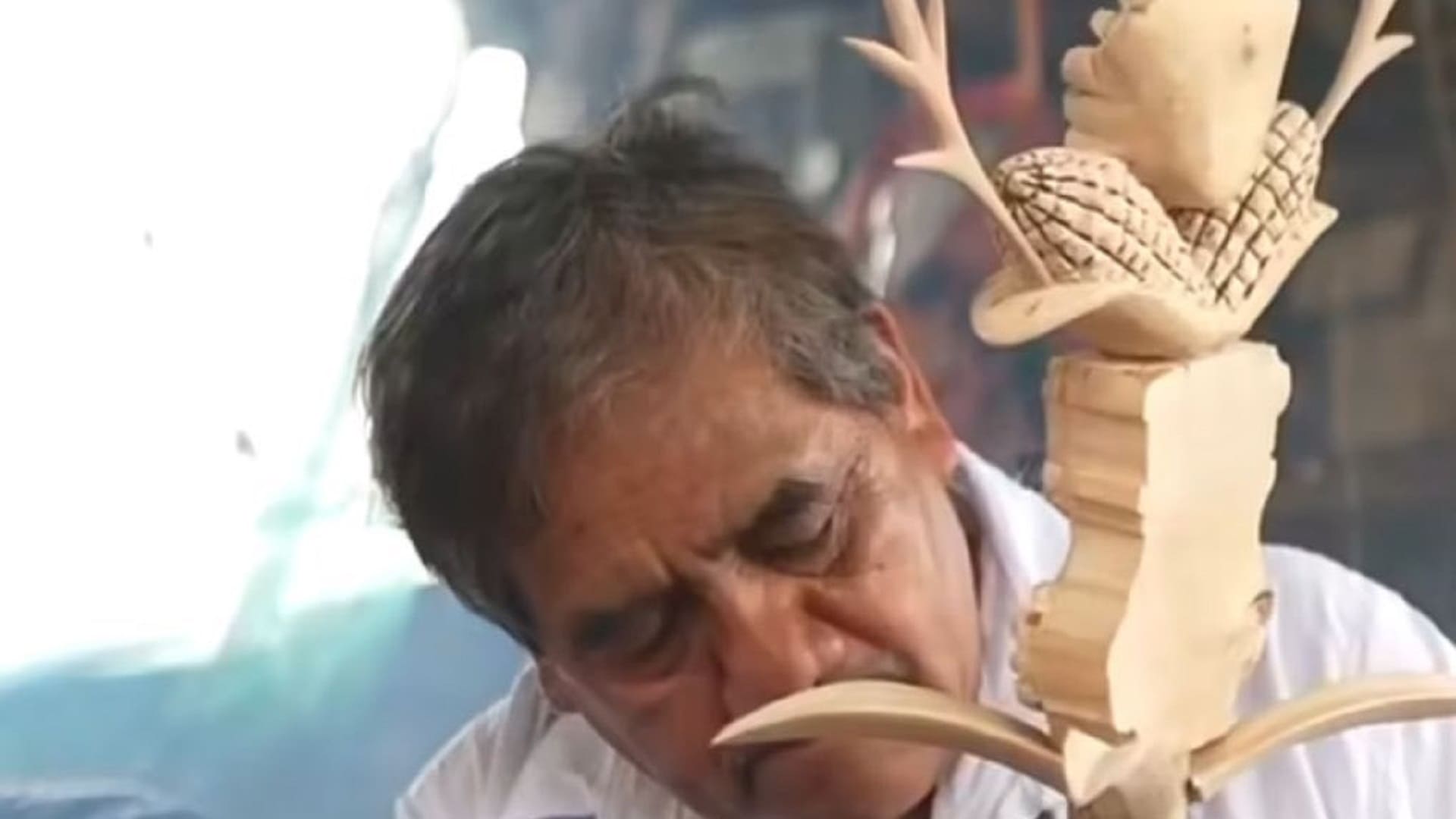 ¿De qué está hecho el cetro de la Diosa Centéotl? ¿De qué está hecho el cetro de la Diosa Centéotl?