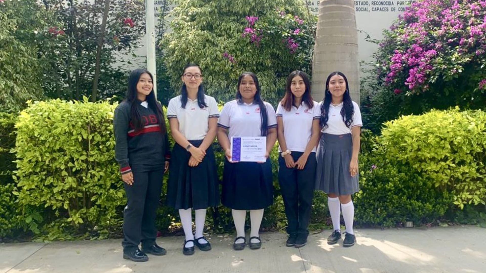 Google entrega Certificados Profesionales en Soporte Tecnológico a alumnas de Cobao