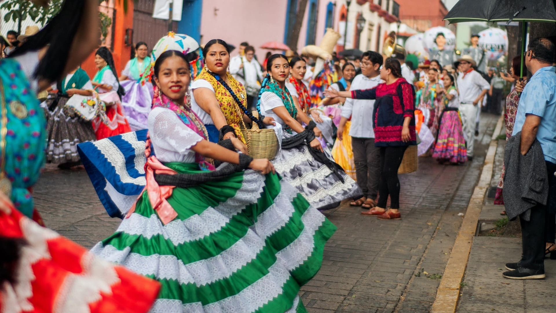 Colorido primer encuentro de Chinas oaxaqueñas, marmoteros y faroleros Colorido primer encuentro de Chinas oaxaqueñas, marmoteros y faroleros