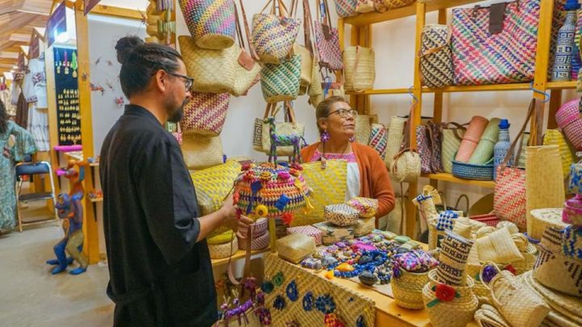 Inicia la Expo Artesanal con 206 expositores en el Centro Cultural y de Convenciones