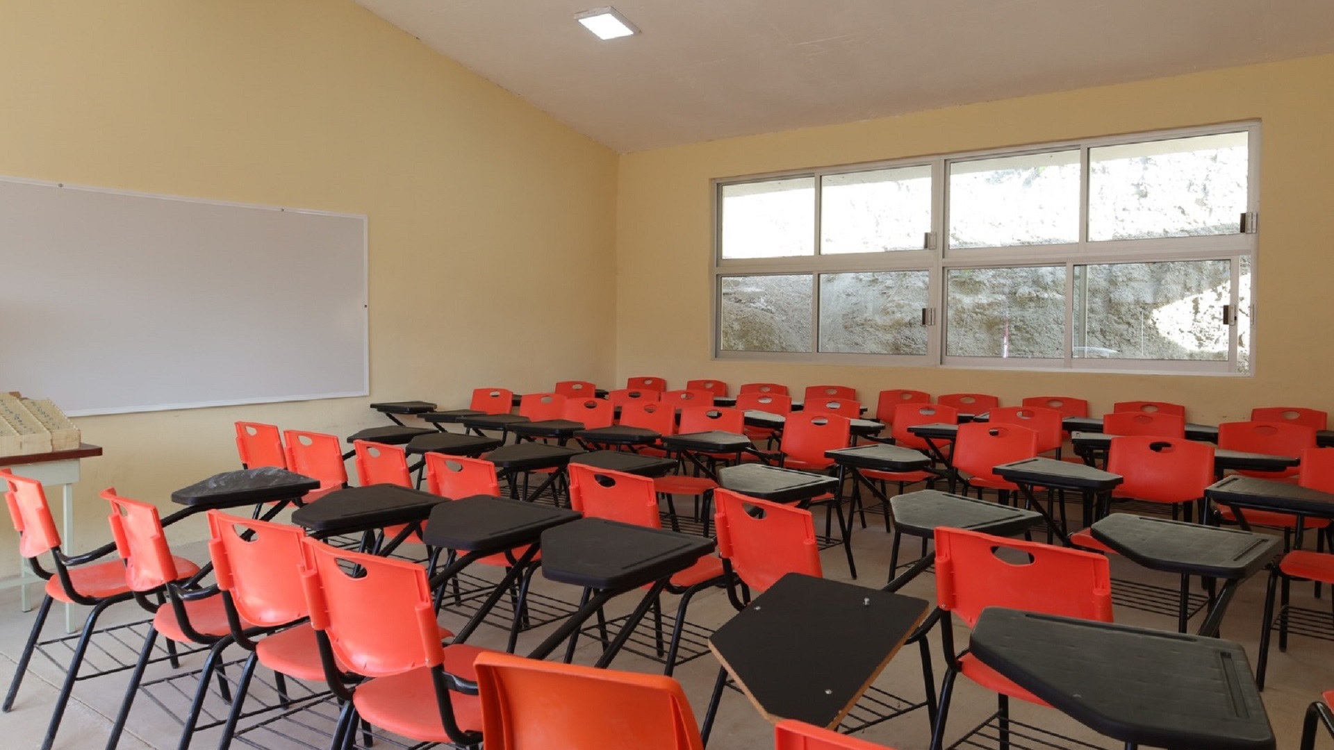 Cobao 39 de Nazareno Etla recibe aula nueva