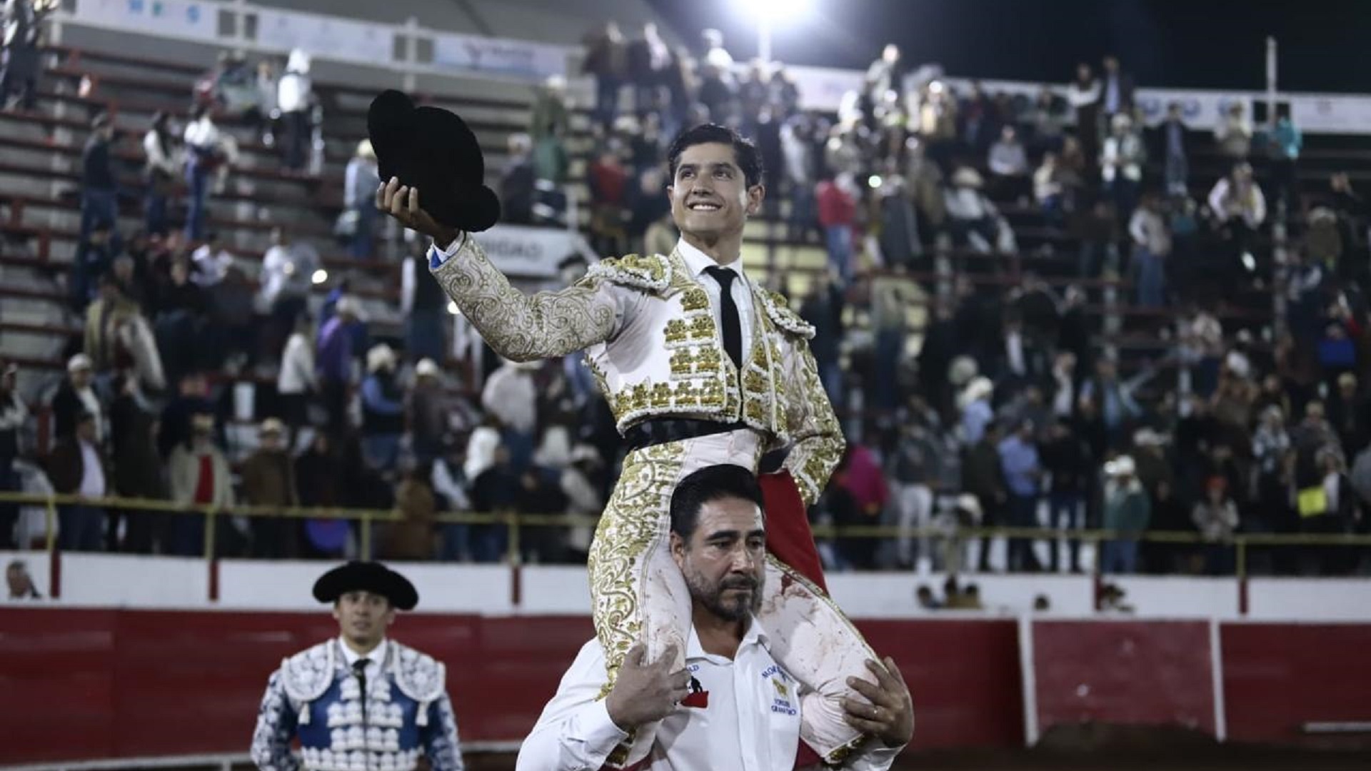Diego Silveti corta una oreja en San Miguel de Uriangato; Adame sale en hombros Diego Silveti corta una oreja en San Miguel de Uriangato; Adame sale en hombros