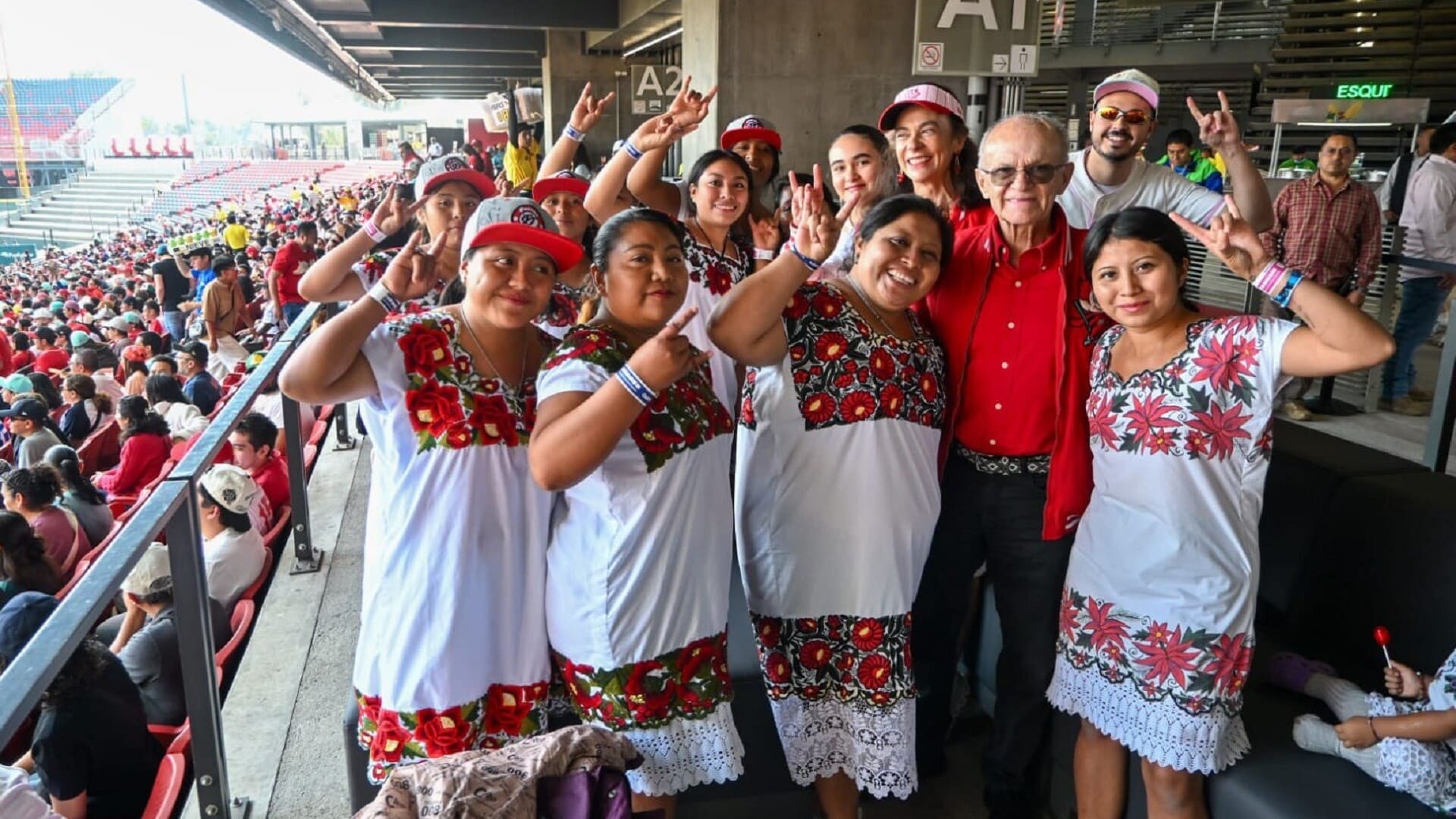 Las Diablillas Mestizas de Hondzonot visitan el Diamante de Fuego