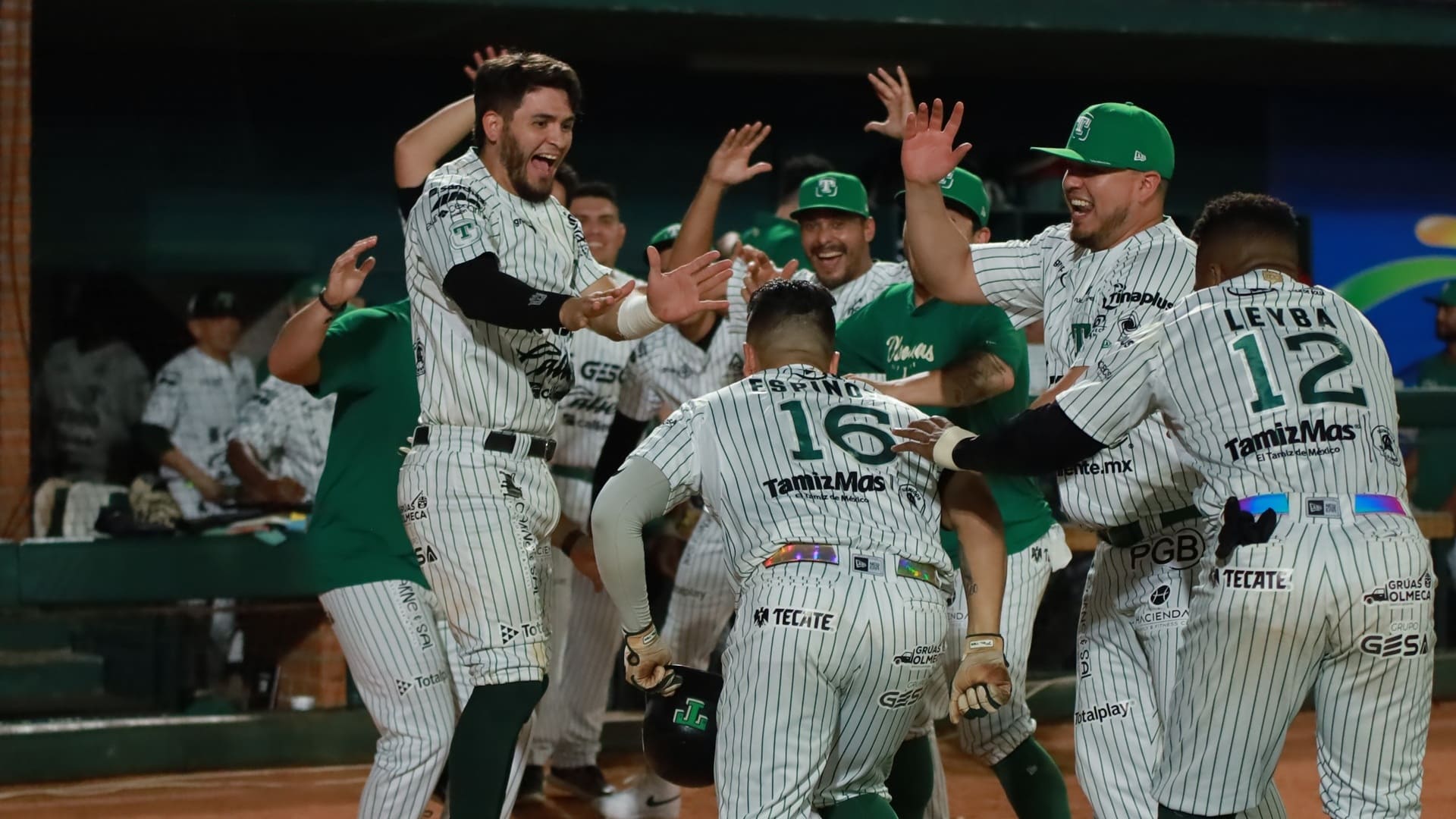 Truenan los maderos de Olmecas ante Guerreros de Oaxaca