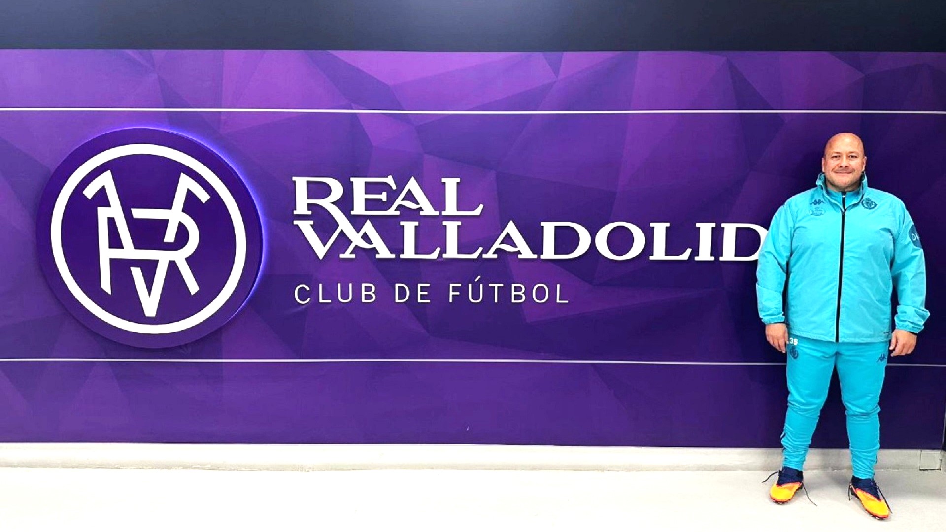 Enrique Alfaro: de gobernador de Jalisco a auxiliar técnico en el Real Valladolid Enrique Alfaro: de gobernador de Jalisco a auxiliar técnico en el Real Valladolid