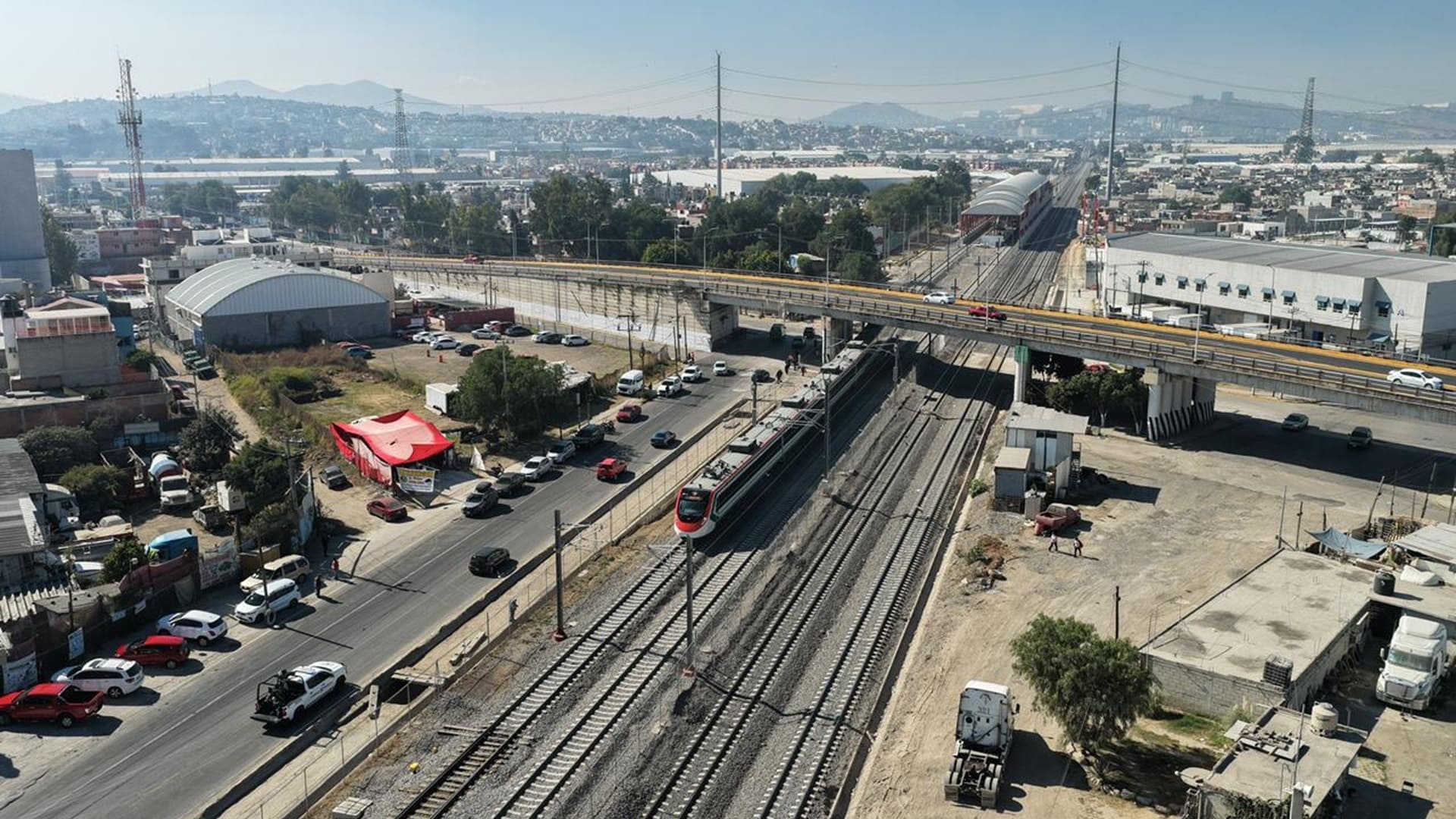 Tren suburbano Lechería-AIFA estará listo para Semana Santa en 2026 Tren suburbano Lechería-AIFA estará listo para Semana Santa en 2026