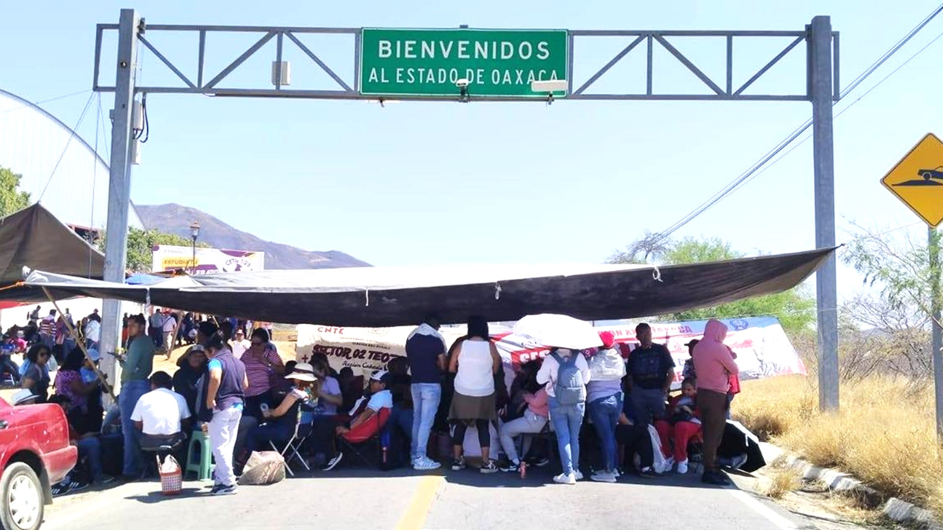 CNTE Oaxaca encabeza paro nacional y ocupa el Zócalo de la CDMX