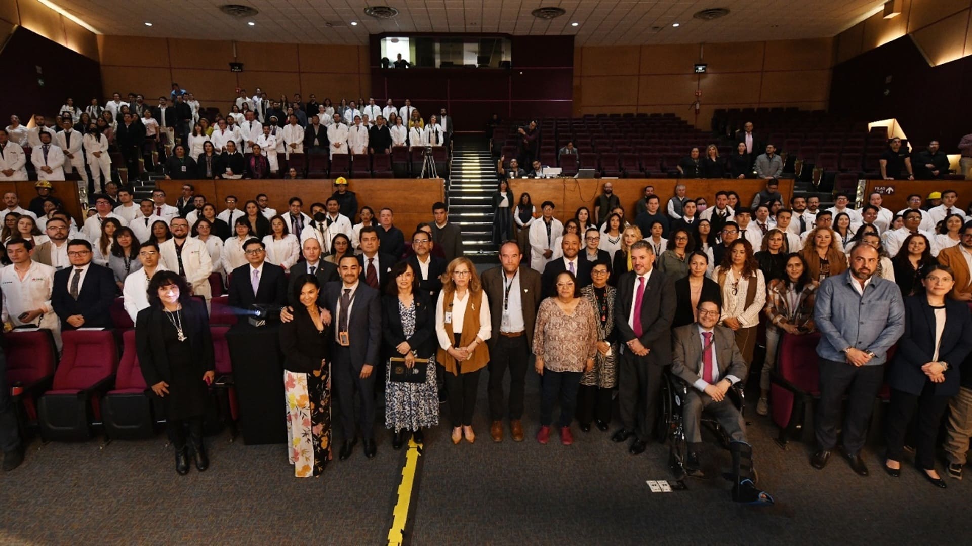 Arranca Pemex ciclo académico de residencias médicas con 291 médicos en formación