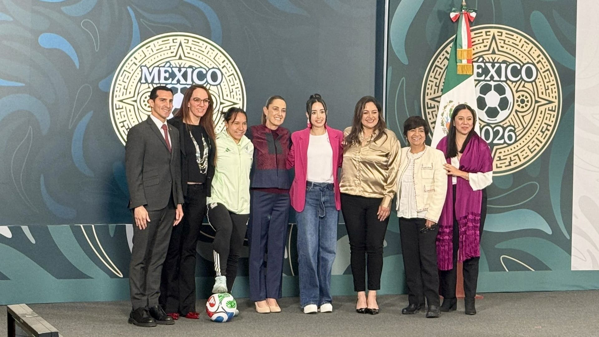 Sheinbaum lanza concurso para que una joven represente a México en la inauguración del Mundial 2026