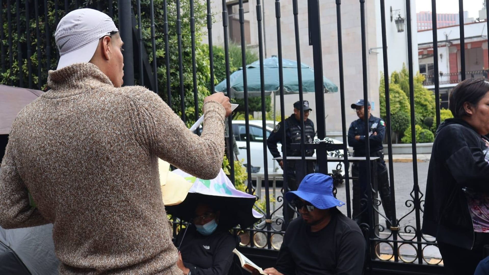 CNTE toma Pemex y bloquea aeropuerto de Oaxaca tras fracasar diálogo con Gobierno federal