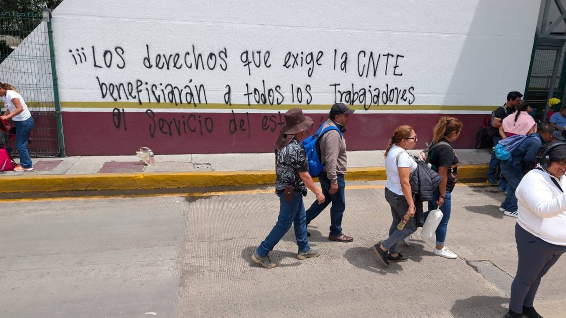 Gobierno ofrece aseguradora pública para pensiones, pero la CNTE mantiene su exigencia de una reforma de fondo