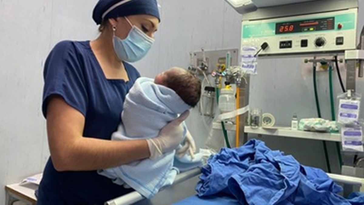 ¿Por qué nacen menos niños en México? La fecundidad cae a 1.6 hijos por mujer