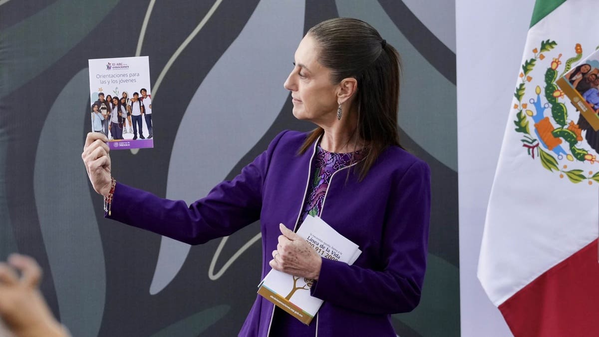 81% de maestros pide regular celulares en las escuelas: Sheinbaum