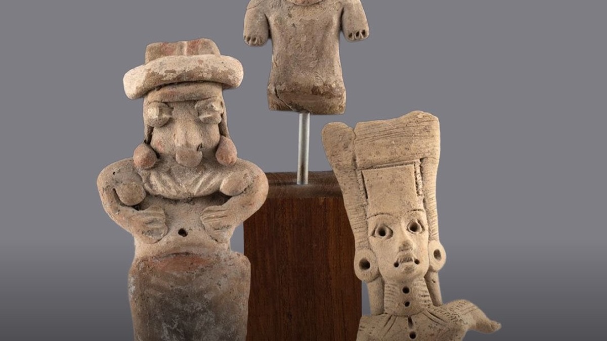 Exhibición de tres piezas de una colección prehispánica en buen estado de conservación