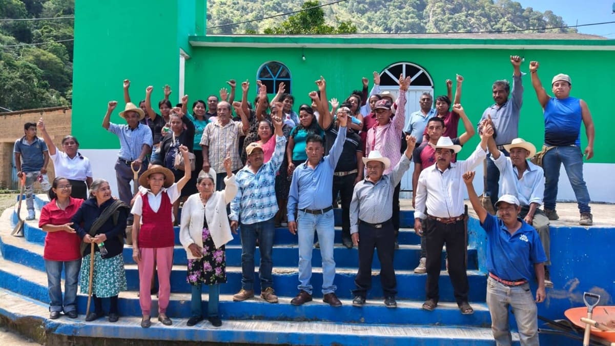 Mazatlán Villa de Flores: entre los sueños, la memoria y el futuro de un pueblo mazateco Mazatlán Villa de Flores: entre los sueños, la memoria y el futuro de un pueblo mazateco