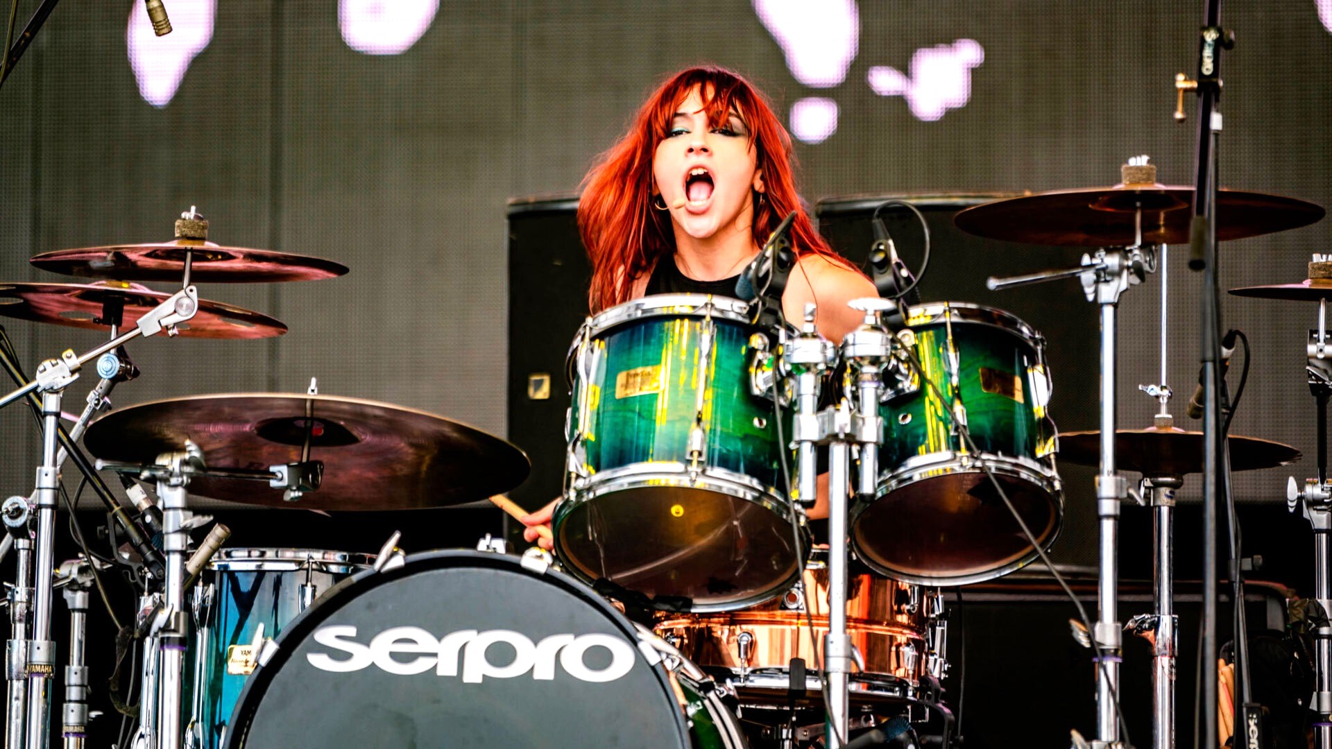 Paulina Villarreal: la baterista regia que domina el mundo del rock