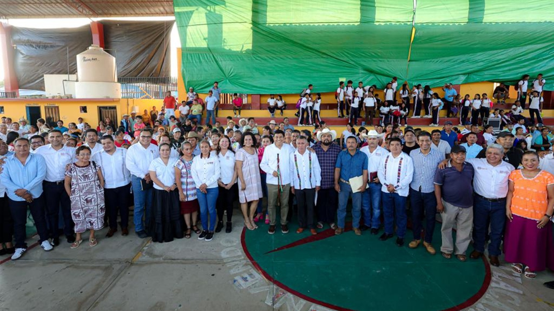 Gobierno de Oaxaca promete combatir pobreza en Tlacamama con inversión de casi 20 millones