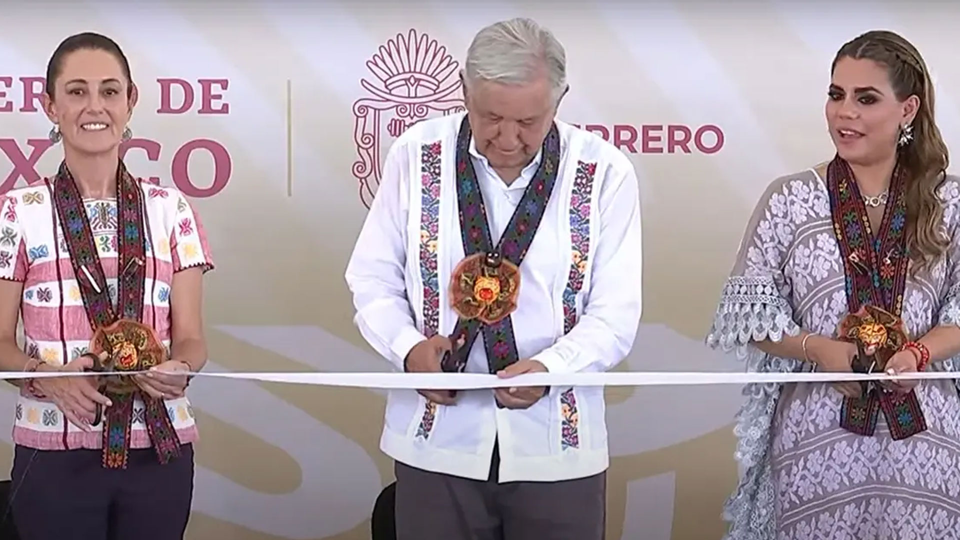 Andrés Manuel López Obrador, Claudia Sheinbaun y Evelyn Salgado.