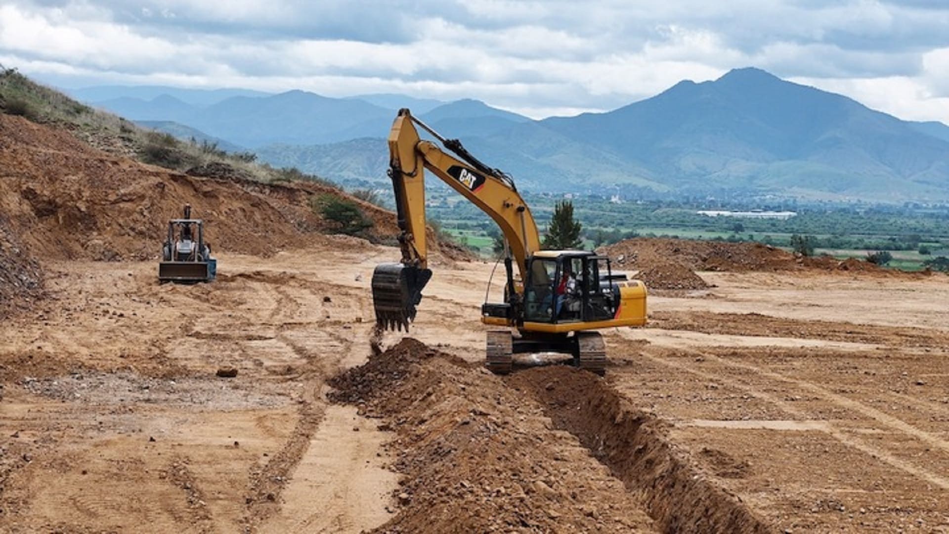Arranca construcción del multideportivo en Ayoquezco de Aldama