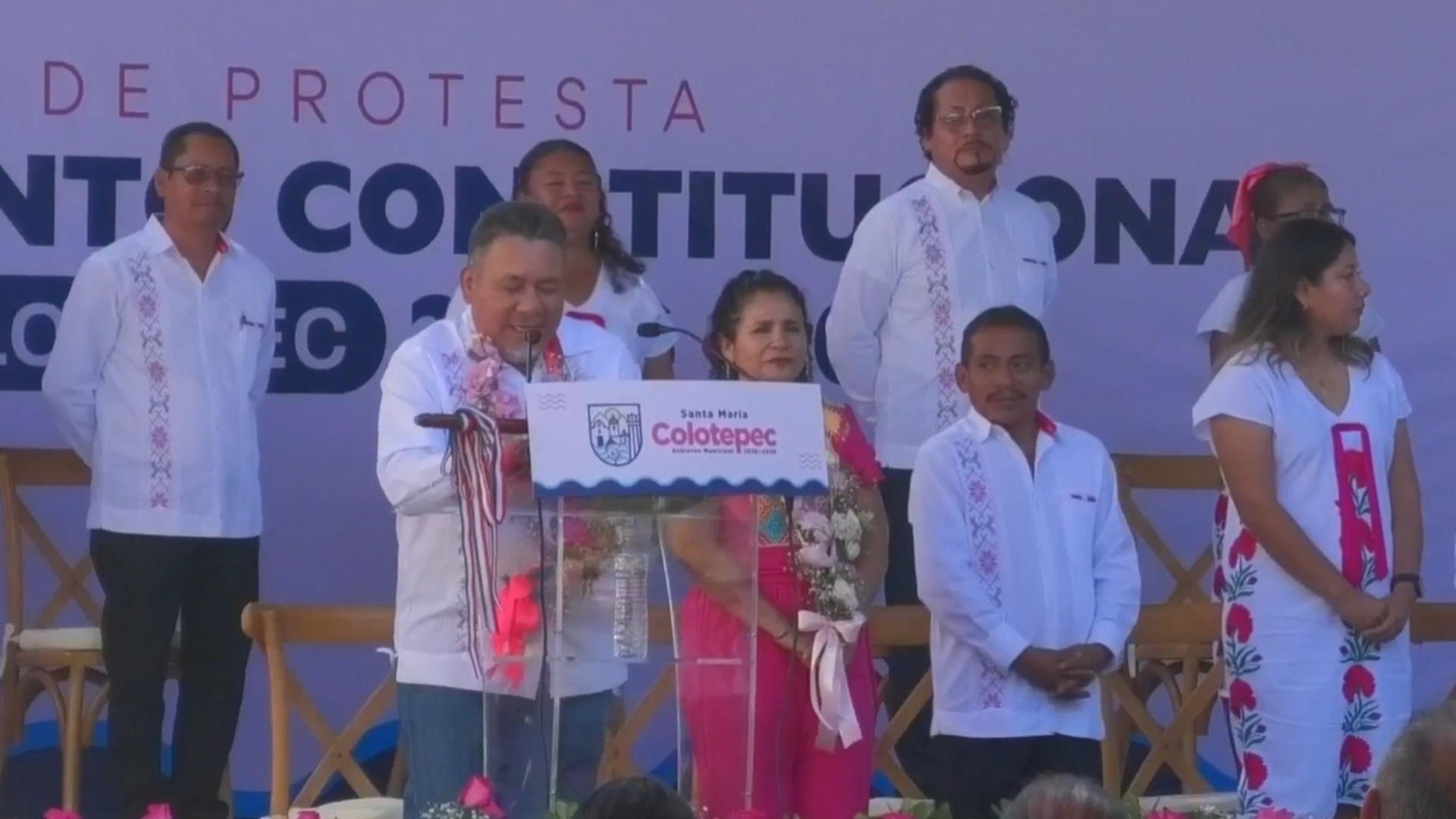 Román Valencia protesta como presidente municipal de Santa María Colotepec para el periodo 2026-2028 Román Valencia protesta como presidente municipal de Santa María Colotepec para el periodo 2026-2028