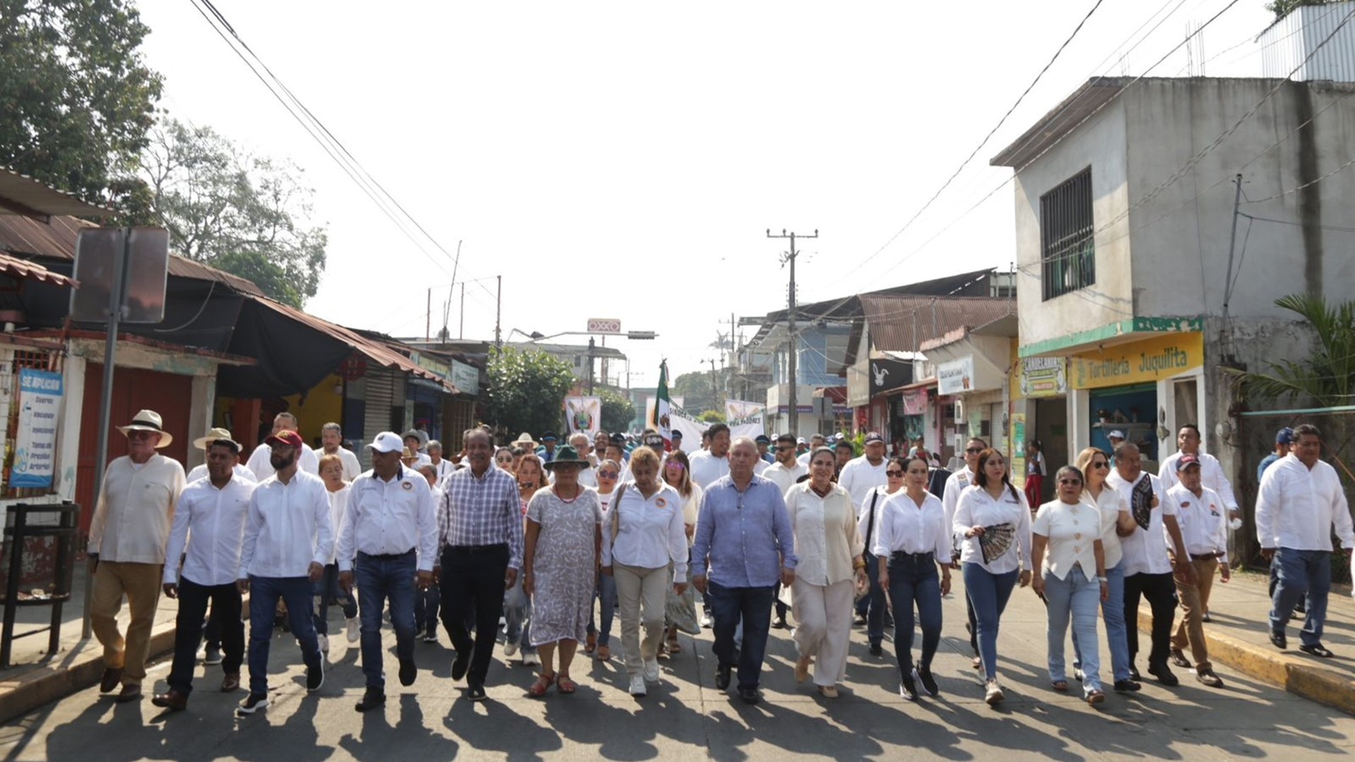 Senadora Luisa Cortés encabeza marcha del 1 de Mayo con sindicatos en Tuxtepec