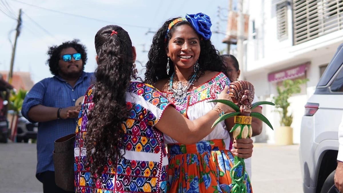 Entre aplausos y orgullo, Pinotepa Nacional recibe a su Diosa Centéotl 2026, Enid Azucena Torres