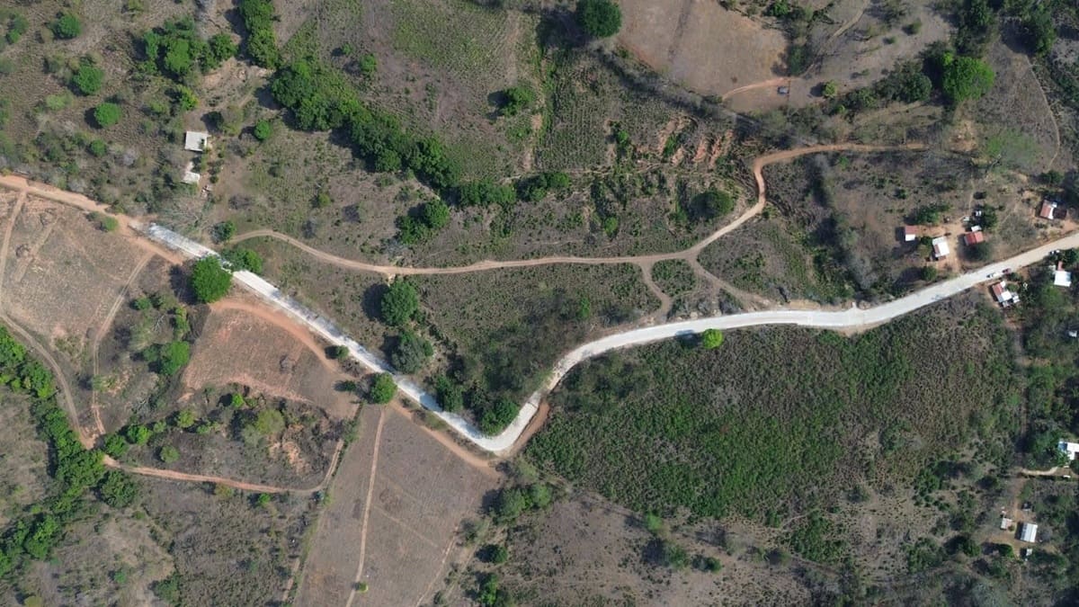 Inagen aérea del camino hacia El Terreno, San Miguel Tlacamama, Oaxaca