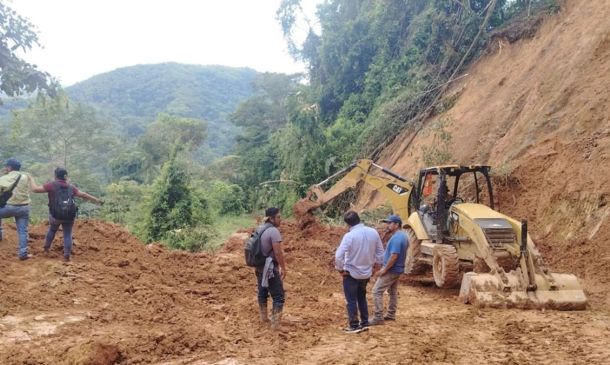 Lluvias provocan 12 derrumbes en caminos de la Cuenca y los Chimalapas
