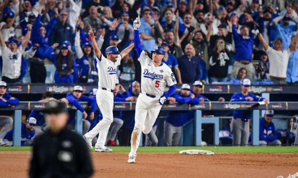 Dodgers superan 6-5 a los Blue Jays en maratónico juego de 18 entradas