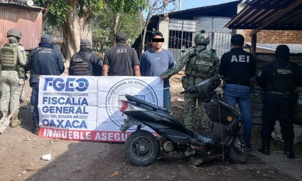 Descubren presunto deshuesadero en Etla; aseguran motos y vehículos robados