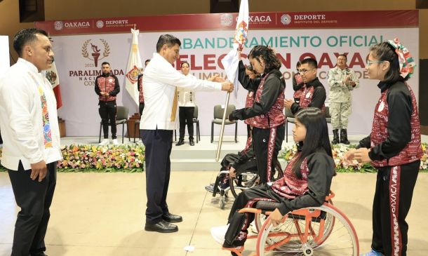 Jara Cruz abanderó a la delegación que participará en los Paranacionales Conade 2025